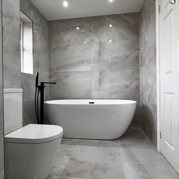 Onyx Gloss Bathroom Design Llangyfellach