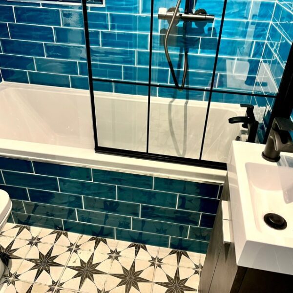 Splash Of Colour Vintage Twist Tile Design